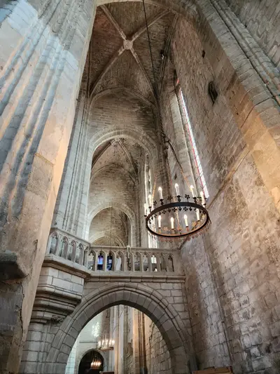 Hauteur de la nef de l'abbaye de la Chaise-Dieur