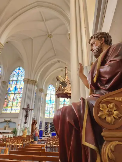 Intérieur église bouvines