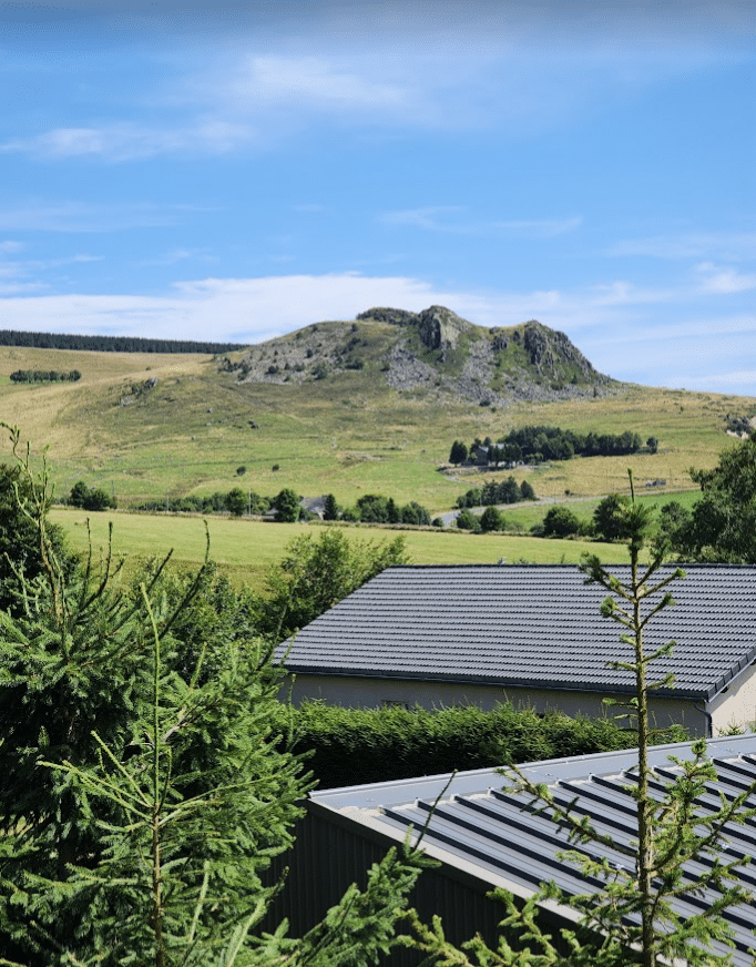 Vue depuis la terrasse sur la montagne
