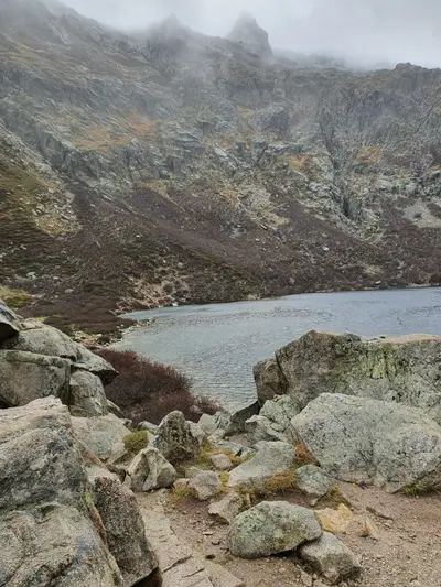 Lac de Mélo par temps froid et gris