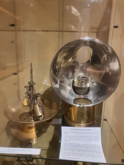 Lampe exposition vieux phare de Penmarc'h