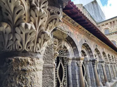chapiteau cloitre