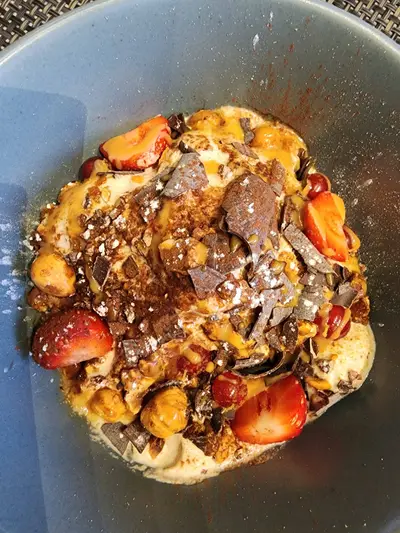 île flottante crème anglaise aux morilles, blanc manger farci praliné cèpes morilles et fruits rouges siphon morilles caramel morilles.