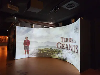 Le puy en velay terre de geants affiche scaled