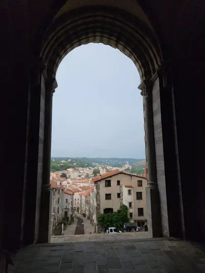 Le puy en velay vue depuis la cathedrale scaled