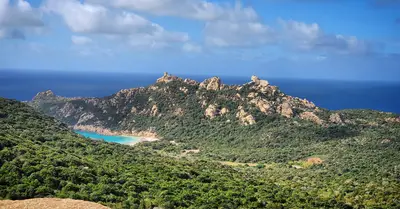 Vue sur le lion et la plage