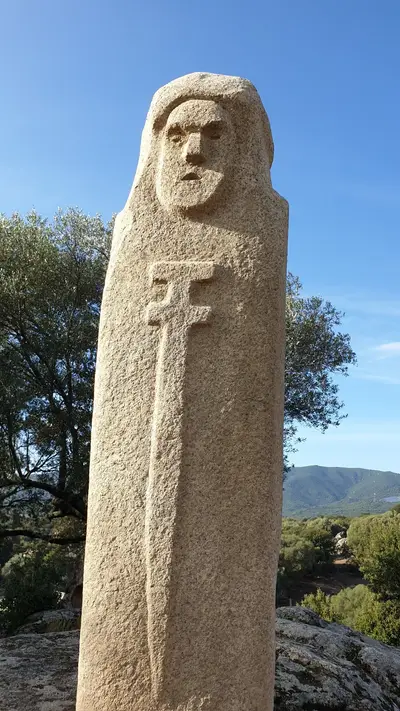 Menhir anthropomorphe