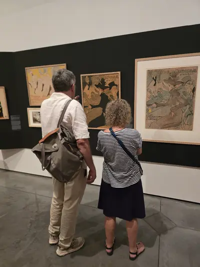 exposition temporaire sur les affiches: visiteurs