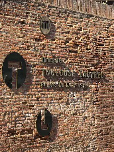 lettres sur un mur