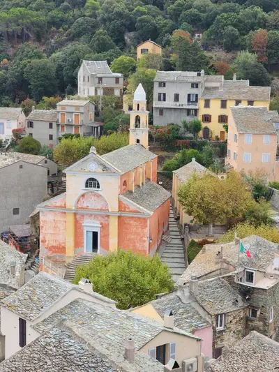Eglise vue depuis la tour génoise de Nonza