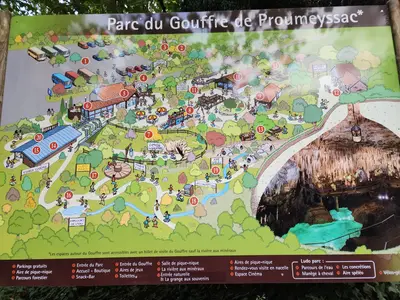Panneau d'accueil du gouffre de Proumeyssac
