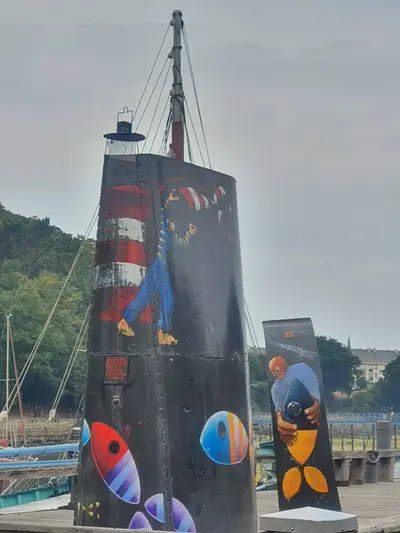 Peintures sur bateaux au port musée de Douarnenez