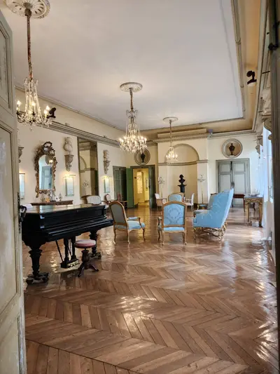 Piece de reception chavaniac lafayette scaled