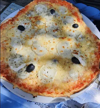 Pizza quatre fromaes