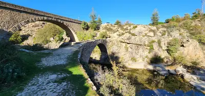 Vieux pont génois et nouveau pont