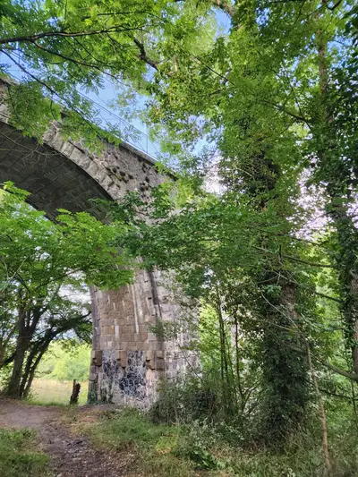 Pont sur lequel passait le train