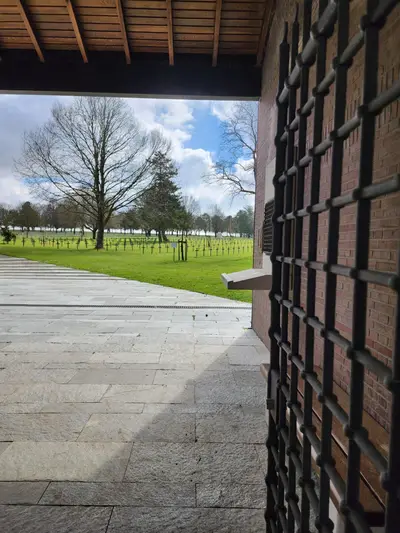 ouverture vers le cimetière