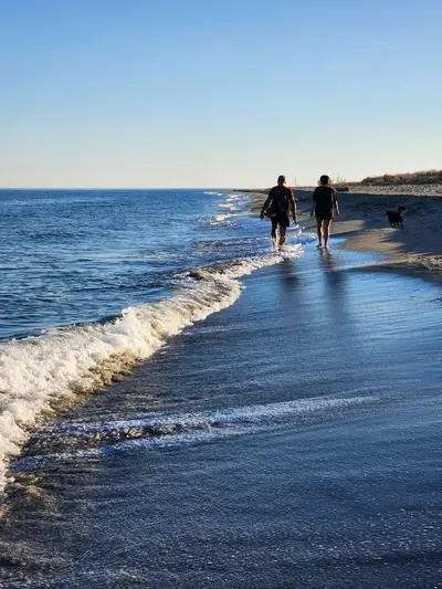 Promenade sur la plage d'Aleria