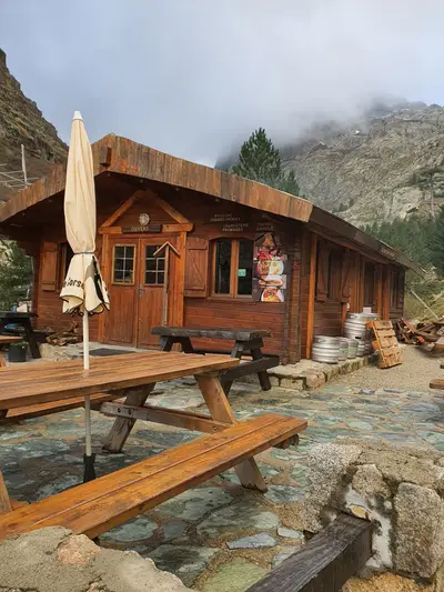Refuge dans les gorges de la Restonica