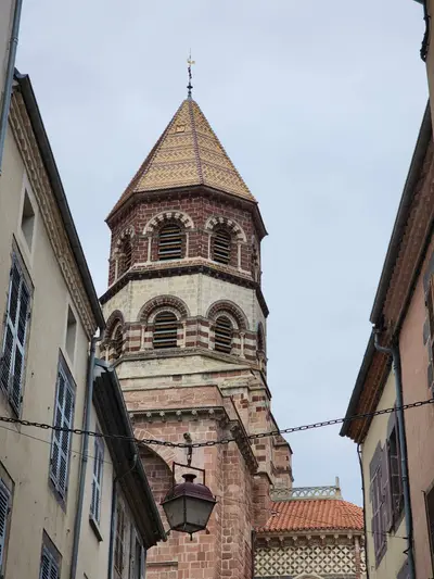 Clocher de l'église Saint-Julien à Brioude