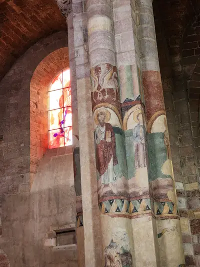 Fresque sur pilier de l'église Saint Julien à Brioude