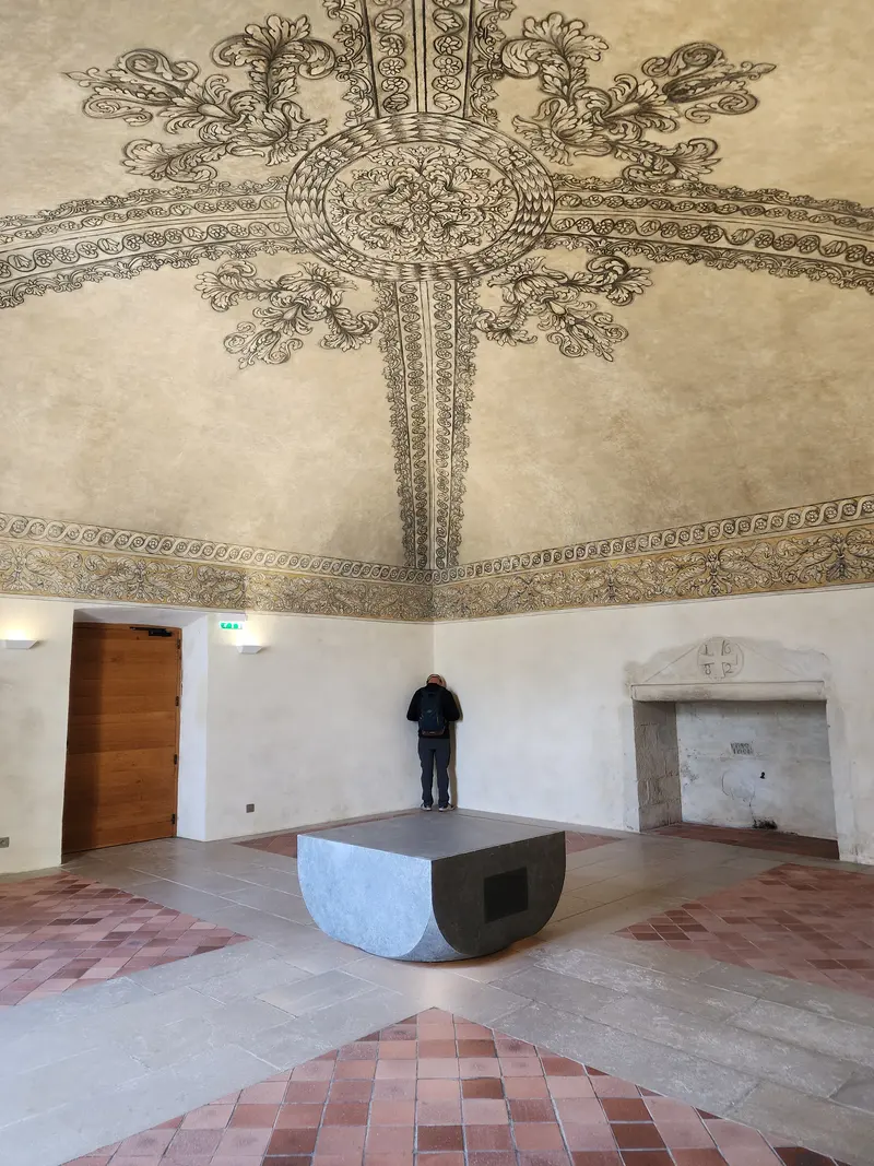 Salle de l'écho à l'abbaye de la Chaise-Dieu