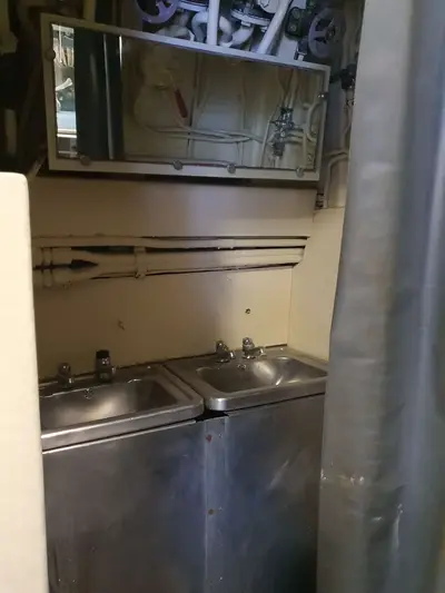 Sanitaires sous-marin Flore