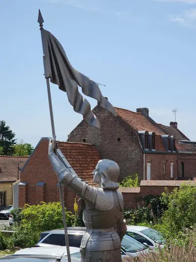 Statue église de Bouvines