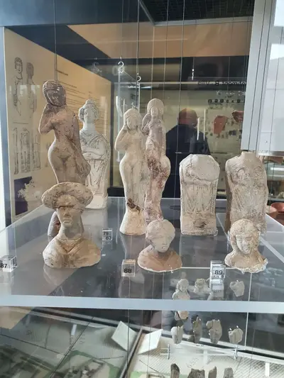 Statuettes musée de la Préhistoire de Carnac