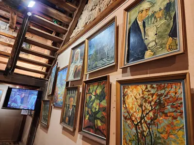Exposition de peintures dans la tour des Anglais àSaugues
