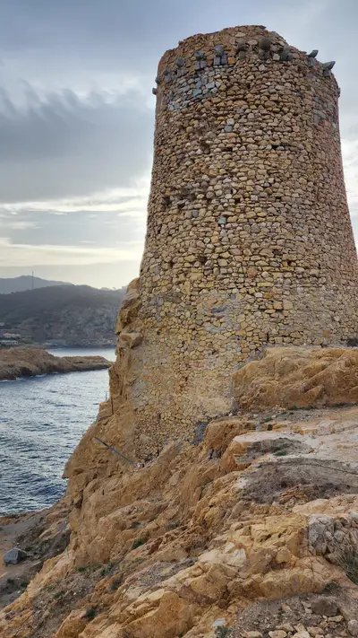 Tour génoise vue de derrière