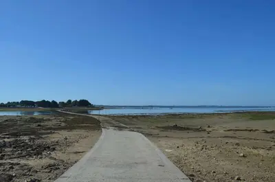 Traversée à marée basse de la commune de Saint Armel à l'île de Tascon