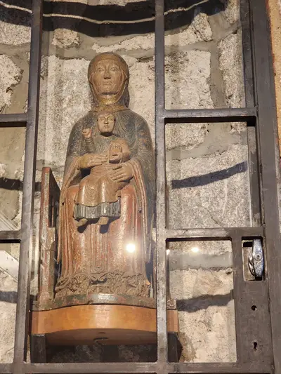 Vierge en majesté à l'église Saint-Médard de Saugues