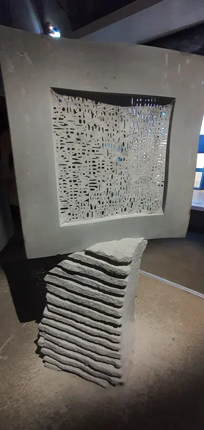 Oeuvre en pierre de Volvic